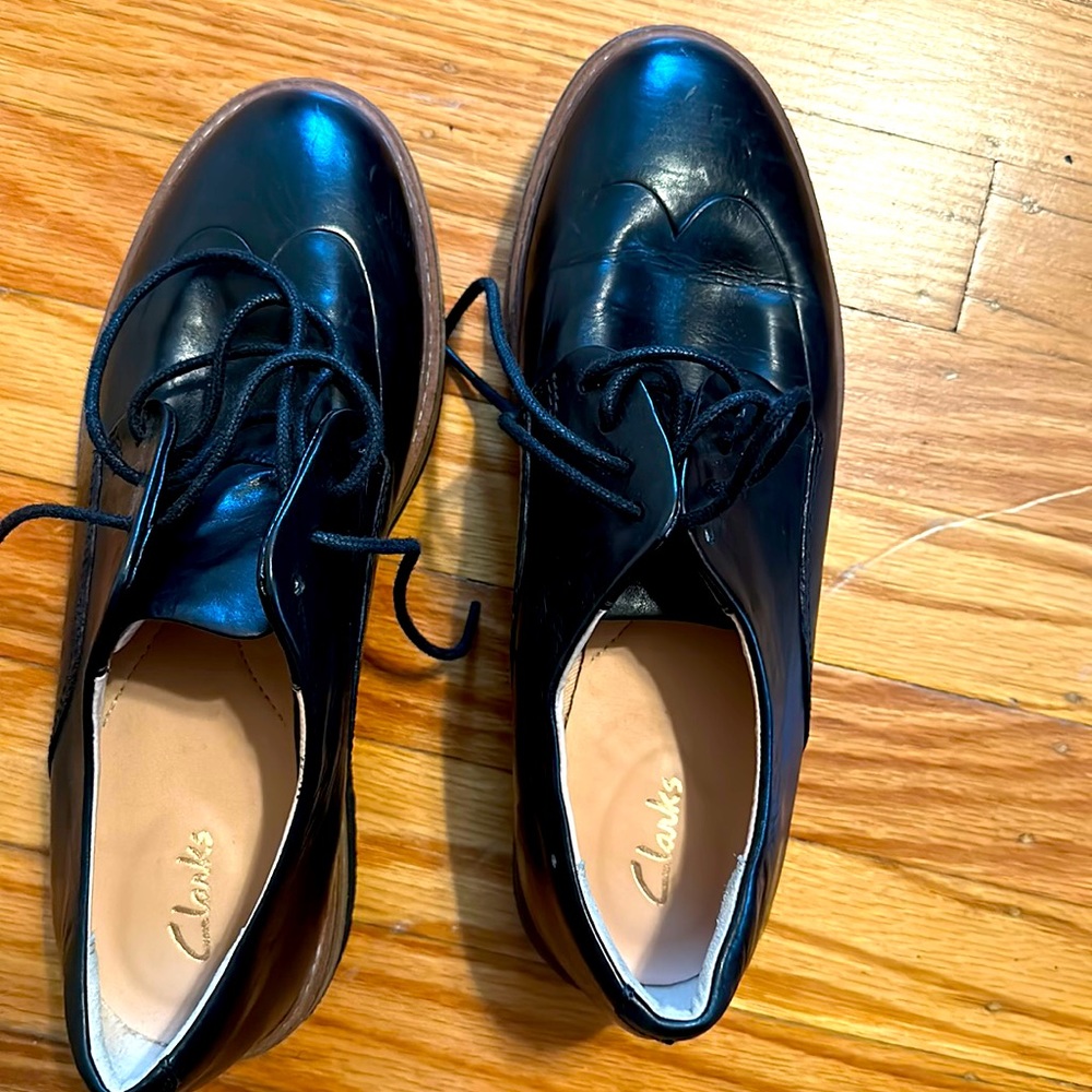 Clarks 6.5 black Oxfords.
